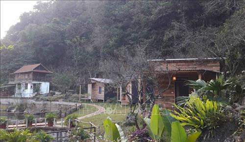 Khung cảnh Homestay Nhà bên suối ở thị trấn Mộc Châu, huyện Mộc Châu, tỉnh Sơn La. Ảnh: Nguyễn Cường – TTXVN Khung cảnh Homestay Nhà bên suối ở thị trấn Mộc Châu, huyện Mộc Châu, tỉnh Sơn La. Ảnh: Nguyễn Cường – TTXVN