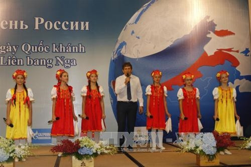 Chương trình văn nghệ chào mừng. Ảnh: Hoàng Hải – TTXVN.