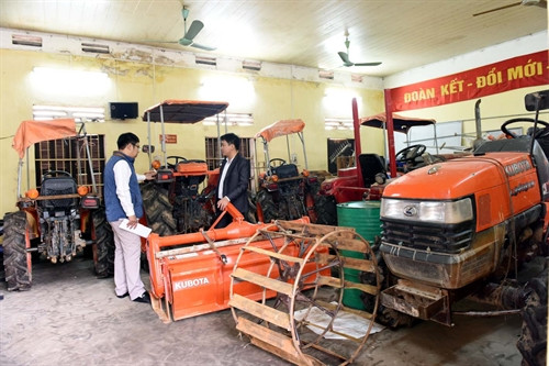 Cơ giới hóa phục vụ sản xuất của HTX Dịch vụ tổng hợp Tam Hưng, Thanh Oai – Hà Nội.