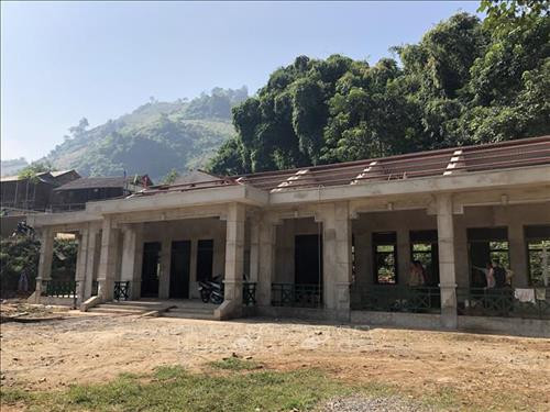 Một dãy phòng học mới được đầu tư kiên cố tại trường Tiểu học và THCS Long Hẹ, huyện Thuận Châu, tỉnh Sơn La. Ảnh: Hữu Quyết - TTXVN Một dãy phòng học mới được đầu tư kiên cố tại trường Tiểu học và THCS Long Hẹ, huyện Thuận Châu, tỉnh Sơn La. Ảnh: Hữu Quyết - TTXVN
