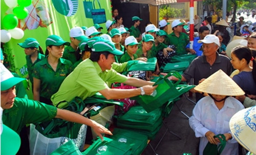 Cần khuyến khích người dân sử dụng túi ni lông thân thiện với môi trường. Ảnh: internet Cần khuyến khích người dân sử dụng túi ni lông thân thiện với môi trường. Ảnh: internet