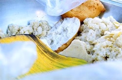 Xôi vò bánh chiên - đặc sản độc quyền của Phan Thiết ảnh 1