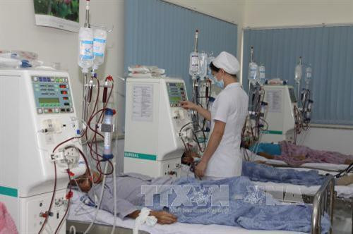 Bệnh nhân chạy thận nhân tạo tại bệnh viện Quận 2. Ảnh: Phương Vy-TTXVN. Bệnh nhân chạy thận nhân tạo tại bệnh viện Quận 2. Ảnh: Phương Vy-TTXVN.