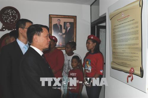 Ông Nguyễn Đức Lợi, Ủy viên Trung ương Đảng, Tổng Giám đốc Thông tấn xã Việt Nam, thăm cơ sở Đảng bộ mang tên Hồ Chí Minh của MIU. Ảnh Lê Hà - TTXVN Ông Nguyễn Đức Lợi, Ủy viên Trung ương Đảng, Tổng Giám đốc Thông tấn xã Việt Nam, thăm cơ sở Đảng bộ mang tên Hồ Chí Minh của MIU. Ảnh Lê Hà - TTXVN