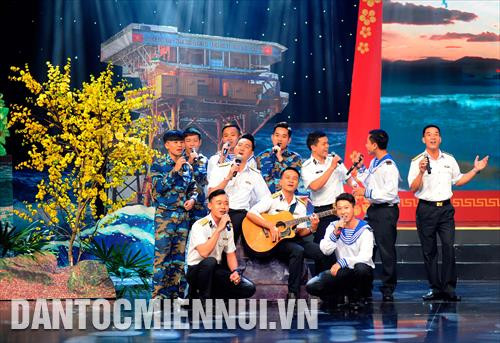Tiết mục văn nghệ do các chiến sỹ hải quân biểu diễn