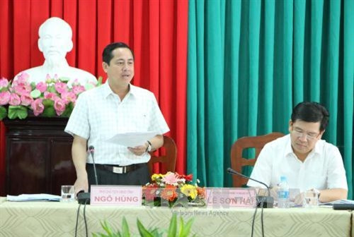 Ông Ngô Hùng, Phó Chủ tịch UBND tỉnh Sóc Trăng phát biểu tại buổi làm việc. Ảnh: Hoài Thu – TTXVN Ông Ngô Hùng, Phó Chủ tịch UBND tỉnh Sóc Trăng phát biểu tại buổi làm việc. Ảnh: Hoài Thu – TTXVN
