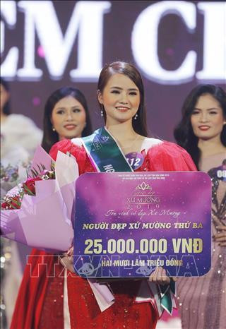 Thí sinh Bùi Thị Sao Mai (huyện Lạc Sơn) dành danh hiệu người đẹp thứ ba của cuộc thi Người đẹp xứ Mường năm 2019. Ảnh: Trọng Đạt – TTXVN