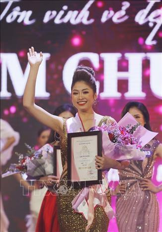 Cuộc thi Người đẹp xứ Mường năm 2019 khép lại với sự lên ngôi của thí sinh Nguyễn Hàm Hương. Ảnh: Trọng Đạt - TTXVN