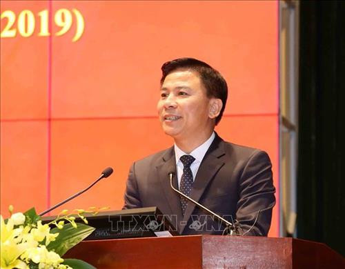 Đồng chí Đỗ Trọng Hưng, Phó Bí thư Tỉnh ủy Thanh Hóa, đại diện cho các học viên phát biểu tại lễ khai giảng. Ảnh: Phương Hoa - TTXVN Đồng chí Đỗ Trọng Hưng, Phó Bí thư Tỉnh ủy Thanh Hóa, đại diện cho các học viên phát biểu tại lễ khai giảng. Ảnh: Phương Hoa - TTXVN