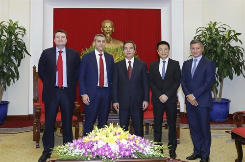 Đồng chí Nguyễn Văn Bình, Ủy viên Bộ Chính trị, Trưởng ban Kinh tế Trung ương với các đại biểu. Ảnh: An Đăng – TTXVN Đồng chí Nguyễn Văn Bình, Ủy viên Bộ Chính trị, Trưởng ban Kinh tế Trung ương với các đại biểu. Ảnh: An Đăng – TTXVN