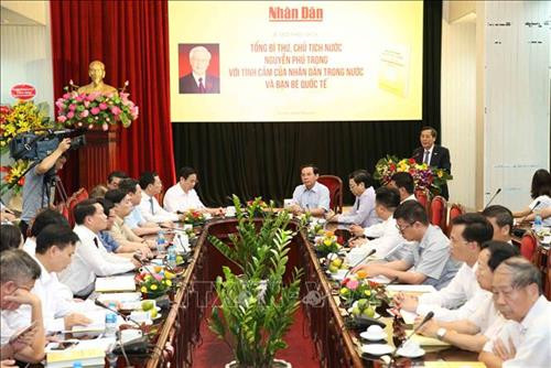 Quang cảnh Lễ ra mắt sách. Ảnh: Phương Hoa - TTXVN