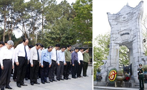 Thủ tướng Nguyễn Xuân Phúc viếng các Anh hùng Liệt sỹ tại Nghĩa trang Liệt sỹ Quốc gia Trường Sơn. Ảnh: Thống Nhất-TTXVN Thủ tướng Nguyễn Xuân Phúc viếng các Anh hùng Liệt sỹ tại Nghĩa trang Liệt sỹ Quốc gia Trường Sơn. Ảnh: Thống Nhất-TTXVN