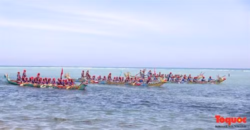 Lễ hội đua thuyền Tứ linh đầu xuân trên đảo Lý Sơn đã tồn tại và duy trì gần 350 năm và hiện nay vẫn được bảo tồn và phát huy. Ảnh: toquoc.vn