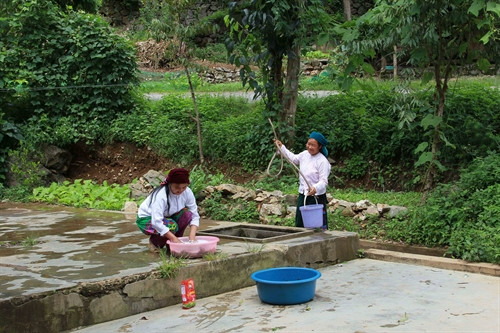 Bể chứa nước sạch ở vùng cao Hà Giang Ảnh: TTXVN Bể chứa nước sạch ở vùng cao Hà Giang Ảnh: TTXVN