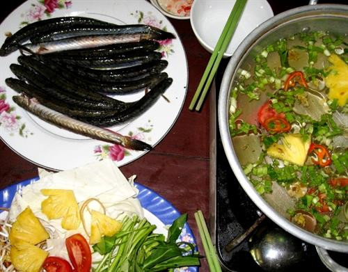 Lẩu cá kèo. Lẩu cá kèo.