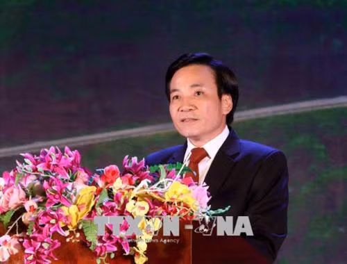 Bí thư Tỉnh ủy Điện Biên Trần Văn Sơn phát biểu khai mạc chương trình. Ảnh: Phương Hoa - TTXVN