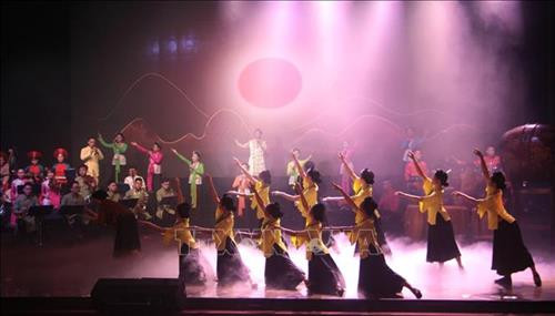 Chương trình nghệ thuật trong đêm khai mạc. Ảnh: Trịnh Bang Nhiệm - TTXVN Chương trình nghệ thuật trong đêm khai mạc. Ảnh: Trịnh Bang Nhiệm - TTXVN