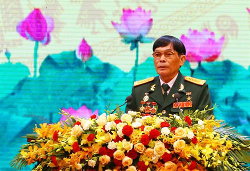 Đại tá Nguyễn Thế Thao (73 tuổi, 45 năm tuổi Đảng, quê quán ở xã Quỳnh Hoàng, huyện Quỳnh Phụ, tỉnh Thái Bình), nguyên Sư đoàn phó Sư đoàn 350 – Quân khu 3) đại diện những người có công với cách mạng phát biểu tại Lễ kỷ niệm. Ảnh: Anh Tuấn - TTXVN Đại tá Nguyễn Thế Thao (73 tuổi, 45 năm tuổi Đảng, quê quán ở xã Quỳnh Hoàng, huyện Quỳnh Phụ, tỉnh Thái Bình), nguyên Sư đoàn phó Sư đoàn 350 – Quân khu 3) đại diện những người có công với cách mạng phát biểu tại Lễ kỷ niệm. Ảnh: Anh Tuấn - TTXVN