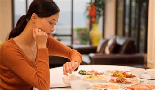 Tác hại khôn lường của những bữa ăn tối muộn ảnh 3