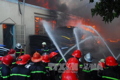 Hiện trường vụ cháy. Ảnh: Mạnh Linh – TTXVN