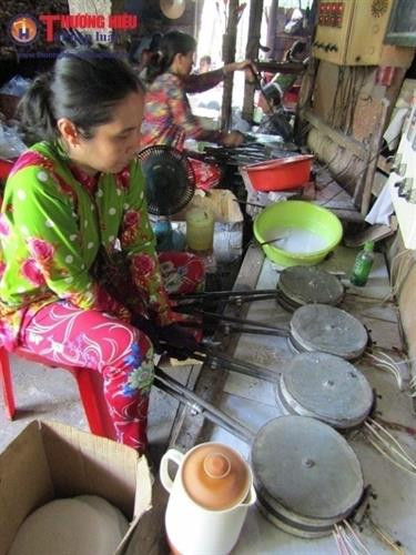 Vang danh bánh tráng “Nhà Thờ” ảnh 2 Vang danh bánh tráng “Nhà Thờ” ảnh 2
