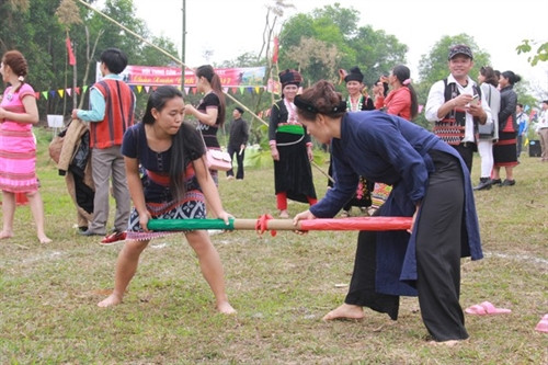 Trò chơi đẩy gậy.