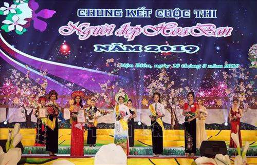 Các thí sinh vào Chung kết Cuộc thi Người đẹp Hoa ban năm 2019. Ảnh: Phan Tuấn Anh – TTXVN Các thí sinh vào Chung kết Cuộc thi Người đẹp Hoa ban năm 2019. Ảnh: Phan Tuấn Anh – TTXVN