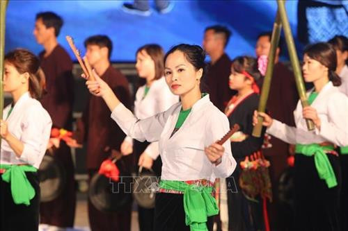 Tiết mục nghệ thuật chào mừng khai mạc Lễ hội Đền Hùng 2019. Ảnh: Thành Đạt - TTXVN Tiết mục trình diễn đường phố chào mừng khai mạc Lễ hội Đền Hùng 2019. Ảnh: Thành Đạt - TTXVN Tiết mục nghệ thuật chào mừng khai mạc Lễ hội Đền Hùng 2019. Ảnh: Thành Đạt - TTXVN Tiết mục trình diễn đường phố chào mừng khai mạc Lễ hội Đền Hùng 2019. Ảnh: Thành Đạt - TTXVN