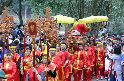 Lễ rước cỏ voi của người dân thôn Xuân Tảo, xã Xuân Giang. Ảnh: Quang Quyết - TTXVN Người dân xin lộc hoa tre trong ngày hội cầu mong một năm sức khỏe, may mắn…Ảnh: Quang Quyết - TTXVN Lễ rước cỏ voi của người dân thôn Xuân Tảo, xã Xuân Giang. Ảnh: Quang Quyết - TTXVN Lễ rước trầu cau của người dân thôn Đan Tảo, xã Tân Minh. Ảnh: Quang Quyết - TTXVN Nghi thức rước vị nữ tướng tại Lễ hội đền Sóc năm 2019. Ảnh: Quang Quyết - TTXVN Lễ rước ngà voi của người dân thôn Đức Hậu, xã Đức Hòa. Ảnh: Quang Quyết - TTXVN Quang cảnh Lễ khai hội đền Sóc năm 2019. Ảnh: Quang Quyết - TTXVN Đông đảo du khách thập phương về dự lễ khai hội đền Sóc năm 2019. Ảnh: Quang Quyết - TTXVN Lễ rước voi chiến của người dân thôn Dược Thượng, xã Tiên Dược. Ảnh: Quang Quyết - TTXVN Lễ rước cầu húc của người dân thôn Xuân Dục, xã Tân Minh. Ảnh: Quang Quyết - TTXVN Lễ rước cỏ voi của người dân thôn Xuân Tảo, xã Xuân Giang. Ảnh: Quang Quyết - TTXVN Người dân xin lộc hoa tre trong ngày hội cầu mong một năm sức khỏe, may mắn…Ảnh: Quang Quyết - TTXVN Lễ rước cỏ voi của người dân thôn Xuân Tảo, xã Xuân Giang. Ảnh: Quang Quyết - TTXVN Lễ rước trầu cau của người dân thôn Đan Tảo, xã Tân Minh. Ảnh: Quang Quyết - TTXVN Nghi thức rước vị nữ tướng tại Lễ hội đền Sóc năm 2019. Ảnh: Quang Quyết - TTXVN Lễ rước ngà voi của người dân thôn Đức Hậu, xã Đức Hòa. Ảnh: Quang Quyết - TTXVN Quang cảnh Lễ khai hội đền Sóc năm 2019. Ảnh: Quang Quyết - TTXVN Đông đảo du khách thập phương về dự lễ khai hội đền Sóc năm 2019. Ảnh: Quang Quyết - TTXVN Lễ rước voi chiến của người dân thôn Dược Thượng, xã Tiên Dược. Ảnh: Quang Quyết - TTXVN Lễ rước cầu húc của người dân thôn Xuân Dục, xã Tân Minh. Ảnh: Quang Quyết - TTXVN