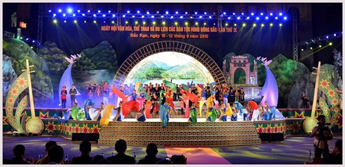 Chương trình nghệ thuật trong đêm khai mạc với chủ đề “Đông Bắc-Hội tụ, đoàn kết và phát triển”