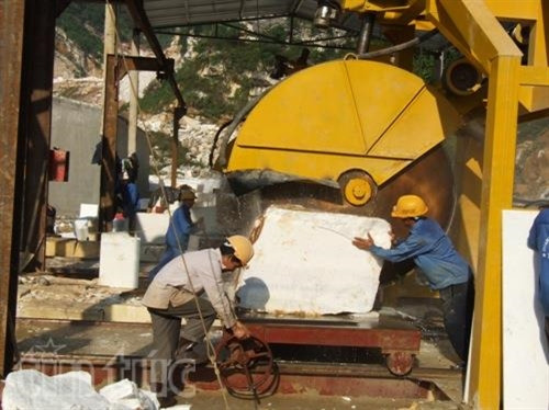 Sập mỏ đá ở Nghệ An, 4 người thương vong ảnh 1