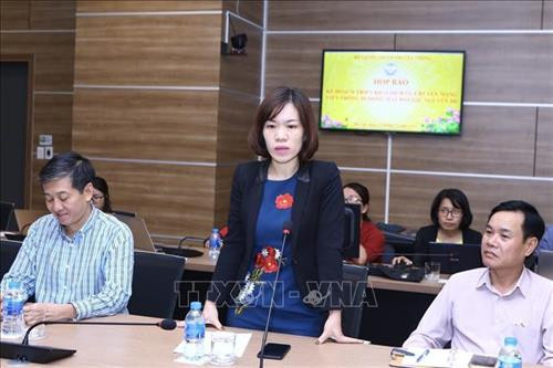 Đại diện nhà mạng Viettel trả lời câu hỏi của phóng viên báo, đài. Ảnh: Minh Quyết – TTXVN Đại diện nhà mạng Viettel trả lời câu hỏi của phóng viên báo, đài. Ảnh: Minh Quyết – TTXVN