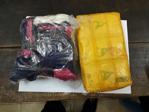 Tang vật vụ án gồm 12.000 viên ma túy tổng hợp. Ảnh: Trịnh Duy Hưng - TTXVN Tang vật vụ án gồm 12.000 viên ma túy tổng hợp. Ảnh: Trịnh Duy Hưng - TTXVN