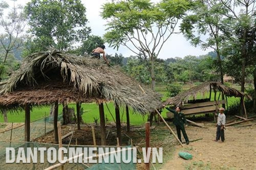 Nhiều thế hệ cán bộ, chiến sĩ Bộ đội Biên phòng tỉnh Nghệ An luôn sát sao với đời sống của đồng bào Đan Lai.