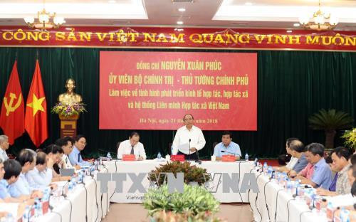 Thủ tướng Nguyễn Xuân Phúc tại buổi làm việc. Ảnh: Thống Nhất – TTXVN Thủ tướng Nguyễn Xuân Phúc tại buổi làm việc. Ảnh: Thống Nhất – TTXVN