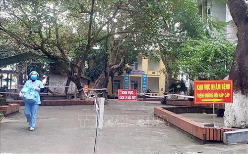 Lối vào khu vực điều trị bệnh nhân nhiểm nCoV tại Trung tâm Y tế huyện Bình Xuyên (Vĩnh Phúc). Ảnh: Hoàng Hùng - TTXVN. Lối vào khu vực điều trị bệnh nhân nhiểm nCoV tại Trung tâm Y tế huyện Bình Xuyên (Vĩnh Phúc). Ảnh: Hoàng Hùng - TTXVN.