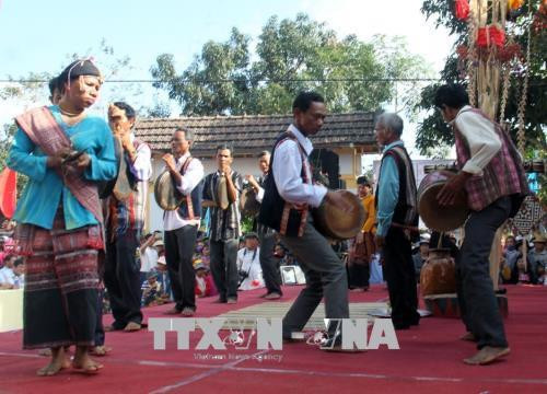 Trình diễn tại lễ hội. Ảnh: Thế Lập - TTXVN Trình diễn tại lễ hội. Ảnh: Thế Lập - TTXVN