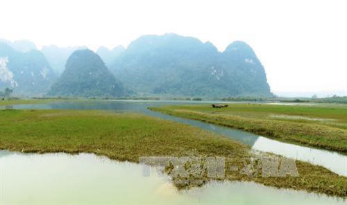 Hồ nước Yên Phú, xã Trung Hóa, huyện Minh Hóa. Ảnh: Mạnh Thành - TTXVN Hồ nước Yên Phú, xã Trung Hóa, huyện Minh Hóa. Ảnh: Mạnh Thành - TTXVN
