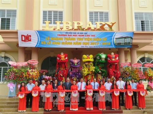 Cần Thơ: Đẩy mạnh mô hình “Doanh nghiệp trong trường học” . Ảnh: Ánh Tuyết Cần Thơ: Đẩy mạnh mô hình “Doanh nghiệp trong trường học” . Ảnh: Ánh Tuyết