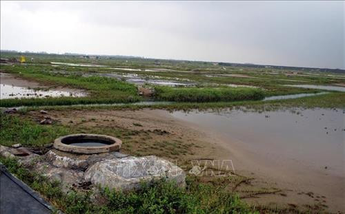 Cơ sở hạ tầng, ô nại, giếng làm muối tại huyện Tĩnh Gía, Thanh Hóa đã bị xuống cấp, ảnh hưởng đến chất lượng muối. Ảnh: Nguyễn Nam-TTXVN Cơ sở hạ tầng, ô nại, giếng làm muối tại huyện Tĩnh Gía, Thanh Hóa đã bị xuống cấp, ảnh hưởng đến chất lượng muối. Ảnh: Nguyễn Nam-TTXVN