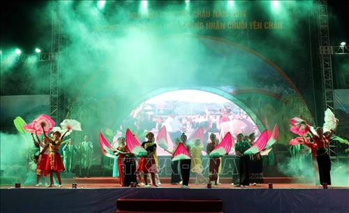 Chương trình nghệ thuật tại buổi lễ. Ảnh: Nguyễn Cường - TTXVN Chương trình nghệ thuật tại buổi lễ. Ảnh: Nguyễn Cường - TTXVN