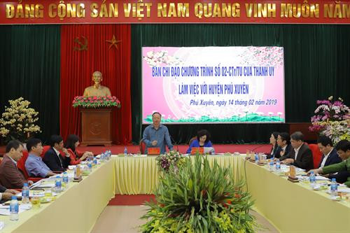 Đồng chí Ngô Thị Thanh Hằng, Phó Bí thư thường trực Thành ủy Hà Nội phát biểu tại buổi làm việc. Cùng dự có Phó Chủ tịch Thường trực Ủy ban Nhân dân Thành phố Hà Nội Nguyễn Văn Sửu. Tại Nhà văn hóa thôn An Mỹ thuộc xã Đại Thắng, Phó Bí thư Thường trực Thành ủy Hà Nội Ngô Thị Thanh Hằng đã trao tặng Nhân dân trong thôn 3 thùng sách, 1 bộ máy vi tính và 1 máy in, đồng thời mong muốn huyện Phú Xuyên tiếp tục đầu tư, nâng cấp thiết chế hạ tầng tại các nhà văn hóa, nâng cao đời sống tinh thần cho cộng đồng dân cư.