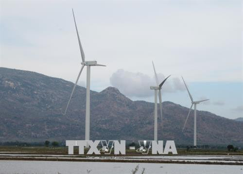 Dự án nhà máy điện gió Đầm Nại (huyện Ninh Hải và Thuận Bắc) tỉnh Ninh Thuận dự kiến sẽ hoàn thành vào quý IV/2018. Ảnh: Nguyễn Thành - TTXVN Dự án nhà máy điện gió Đầm Nại (huyện Ninh Hải và Thuận Bắc) tỉnh Ninh Thuận dự kiến sẽ hoàn thành vào quý IV/2018. Ảnh: Nguyễn Thành - TTXVN
