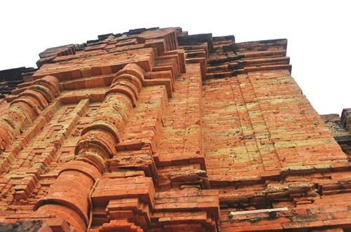 Nhóm đền tháp Po Sah Inư cho thấy những nét tinh hoa trong nghệ thuật trang trí của người Chăm