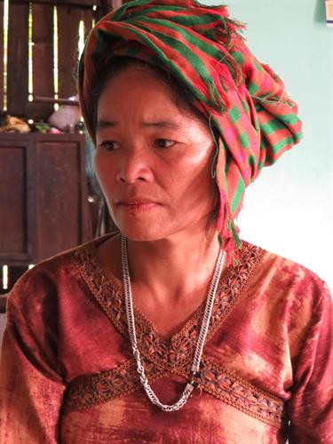 Bà Y Nhoong, người phụ nữ dân tộc Ma Coong uy tín bậc nhất ở xã rẻo cao Thượng Trạch. Bà Y Nhoong, người phụ nữ dân tộc Ma Coong uy tín bậc nhất ở xã rẻo cao Thượng Trạch.