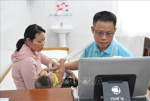 Khám sàng lọc bệnh tim miễn phí cho trẻ em tại thành phố Buôn Ma Thuột (Đắk Lắk). Ảnh: Tuấn Anh – TTXVN Khám sàng lọc bệnh tim miễn phí cho trẻ em tại thành phố Buôn Ma Thuột (Đắk Lắk). Ảnh: Tuấn Anh – TTXVN