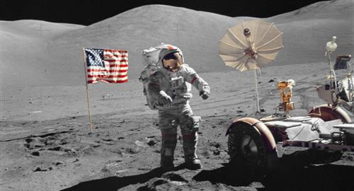 Hình ảnh phi hành gia người Mỹ Eugene Cernan đi bộ trên Mặt Trăng ngày 13/12/1972. Ảnh: AFP