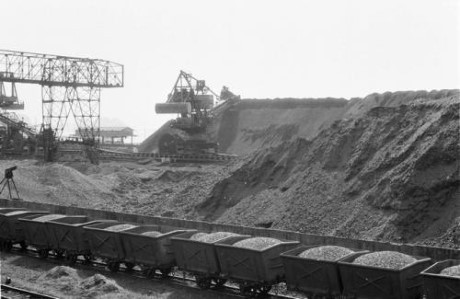 Than Thống Nhất cải thiện điều kiện làm việc. Ảnh minh họa: Hà Mùi - TTXVN Than Thống Nhất cải thiện điều kiện làm việc. Ảnh minh họa: Hà Mùi - TTXVN