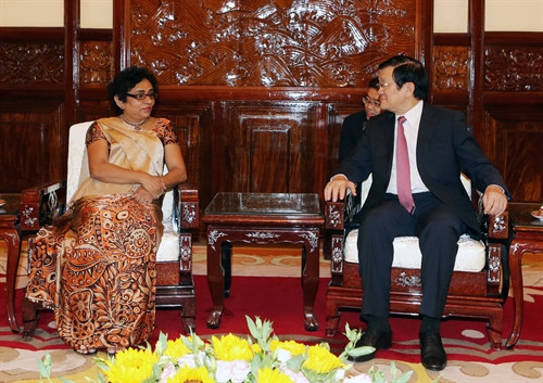 Sáng 20/8/2015, tại Phủ Chủ tịch, Chủ tịch nước Trương Tấn Sang tiếp Bà Saranya Hasanthi Urugodawatte Dissanayake, Đại sứ đặc mệnh toàn quyền Cộng hòa Dân chủ Xã hội chủ nghĩa Sri Lanka tại Việt Nam, đến trình Quốc thư. Ảnh: Nguyễn Khang – TTXVN