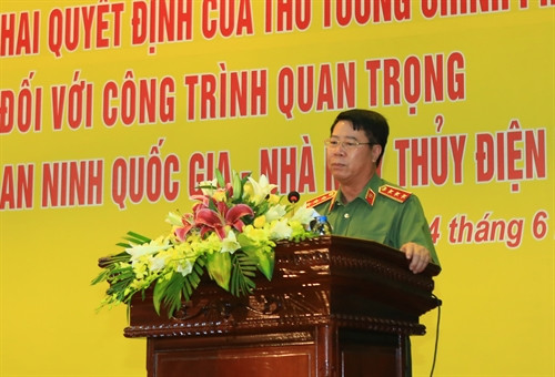 Thượng tướng Bùi Văn Nam, Thứ trưởng Bộ Công an phát biểu tại hội nghị. Ảnh: Ngọc Hà - TTXVN Thượng tướng Bùi Văn Nam, Thứ trưởng Bộ Công an phát biểu tại hội nghị. Ảnh: Ngọc Hà - TTXVN